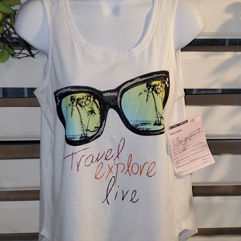 NWT. NY & CO tank.     #2108